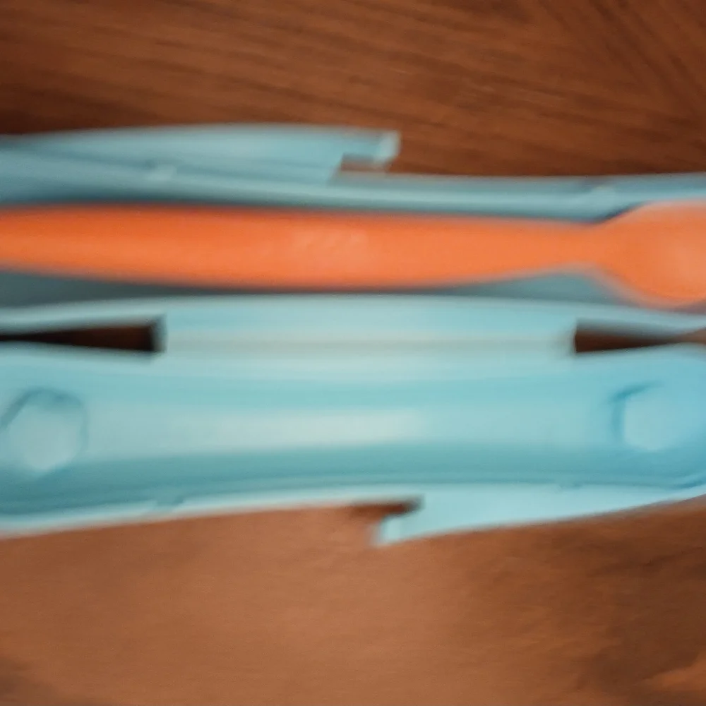 Tupperware Feeding Spoon In Case - Picture 3 of 4